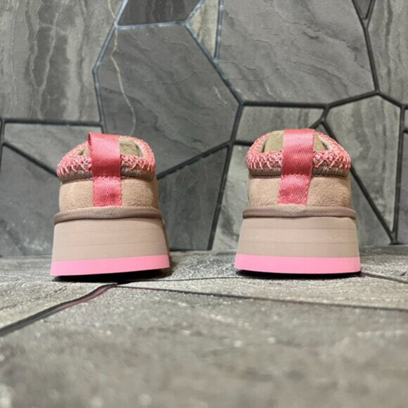 New in Box Women's UGG Tazz Love '25 Valentine's Day Slides - Picture 8 of 9